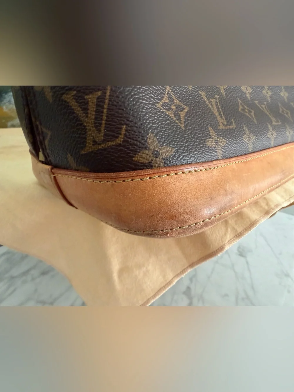 Authentic Louis Vuitton Monogram Alma PM W/Lock, Key & Dust Bag